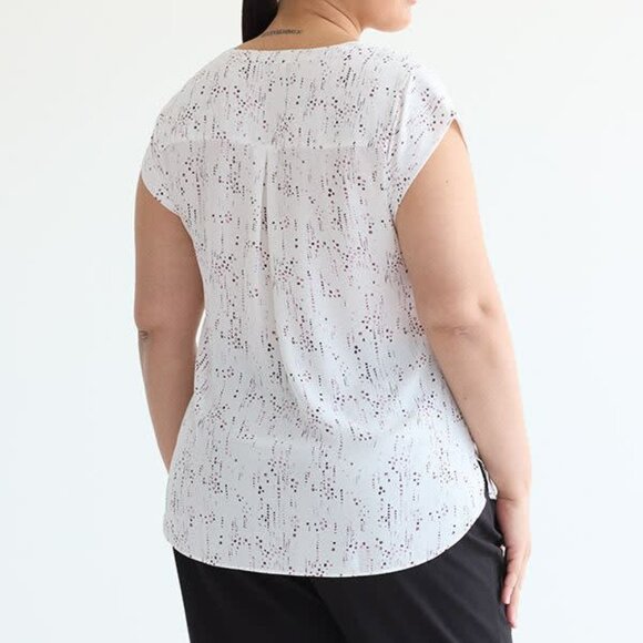 NWT Reitmans Cap-Sleeve Blouse with Split Neckline 3X - Picture 3 of 15